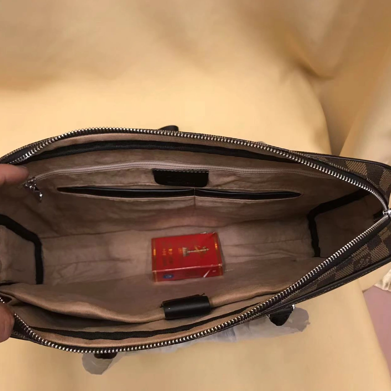 Louis Vuitton AAA Man Handbags Comfortable 122