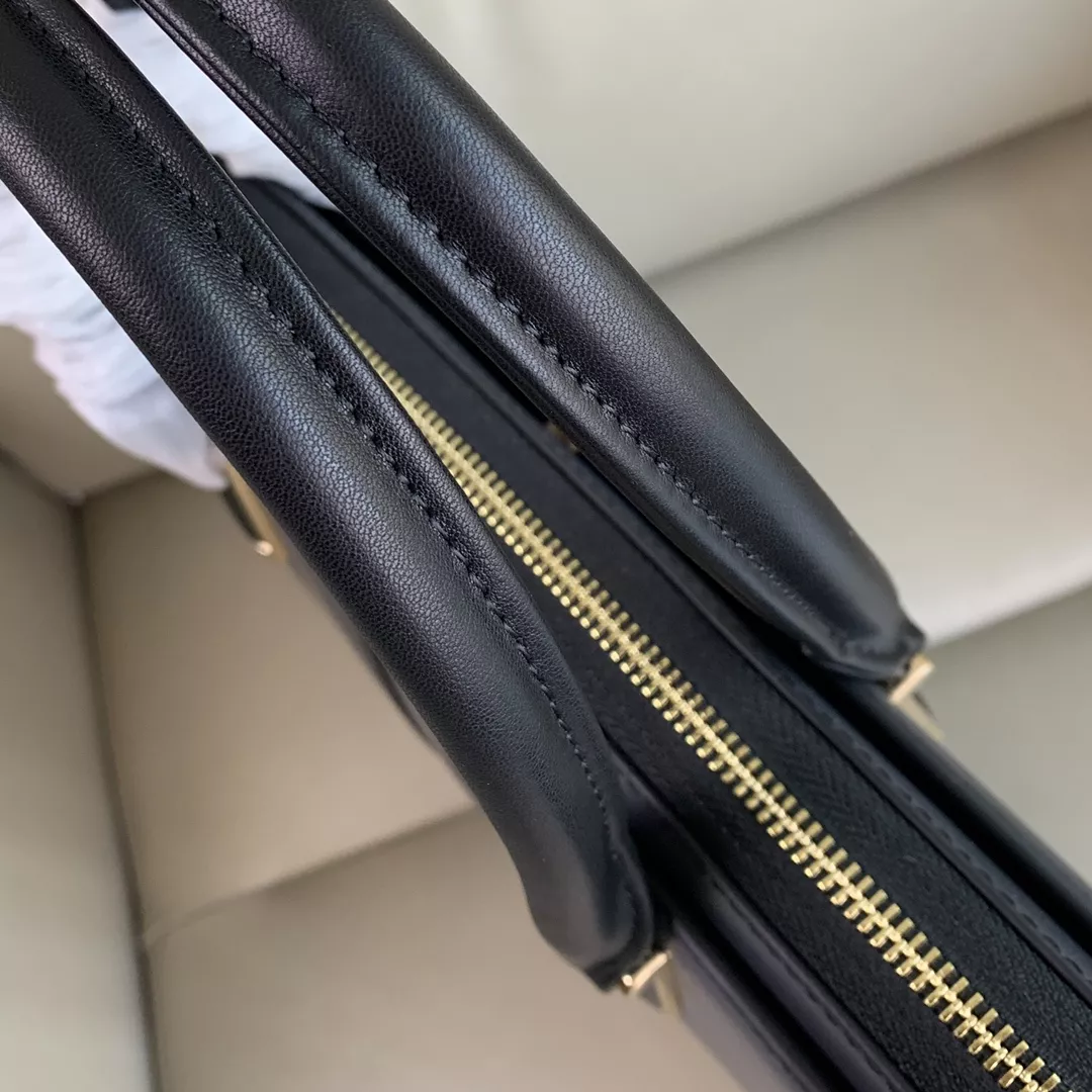 Louis Vuitton AAA Man Handbags Comfortable 714