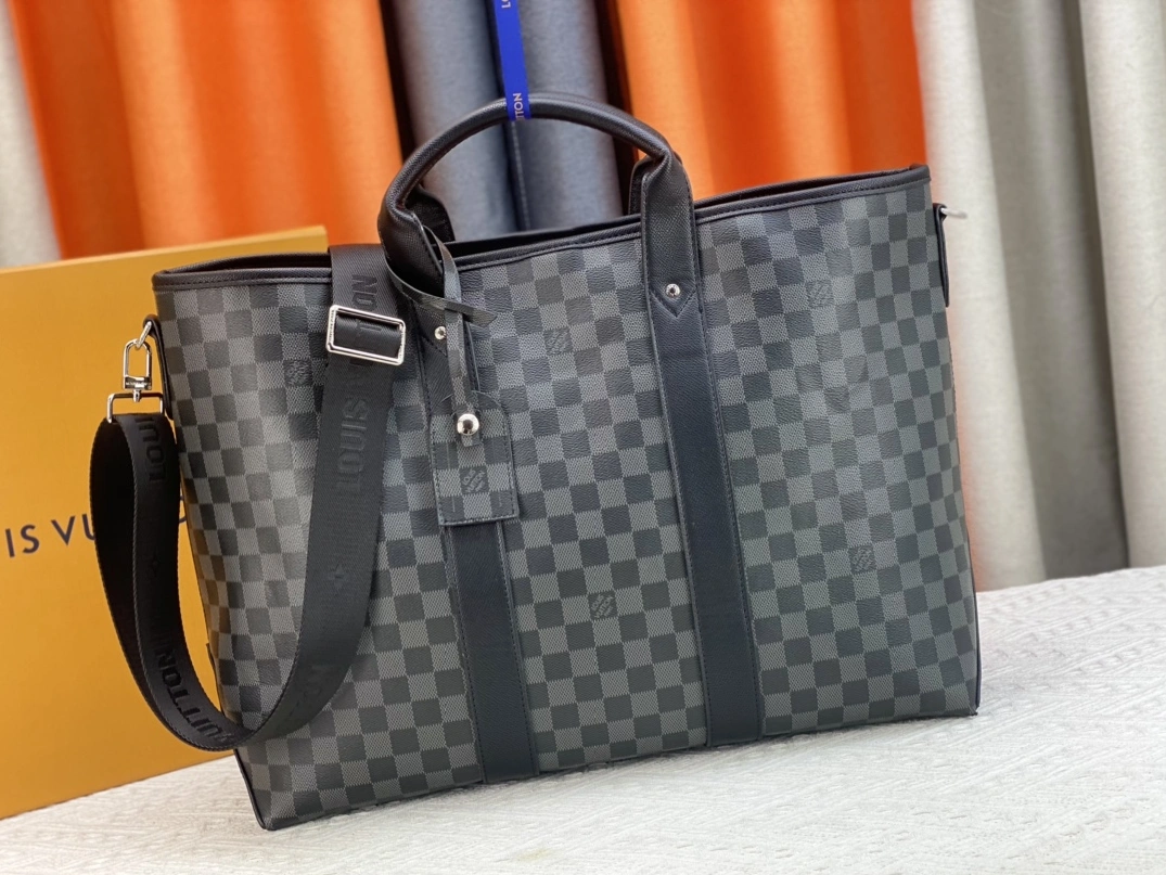 Louis Vuitton AAA Man Handbags Elegant 2529