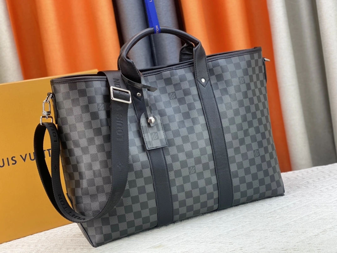Louis Vuitton AAA Man Handbags Elegant 2529