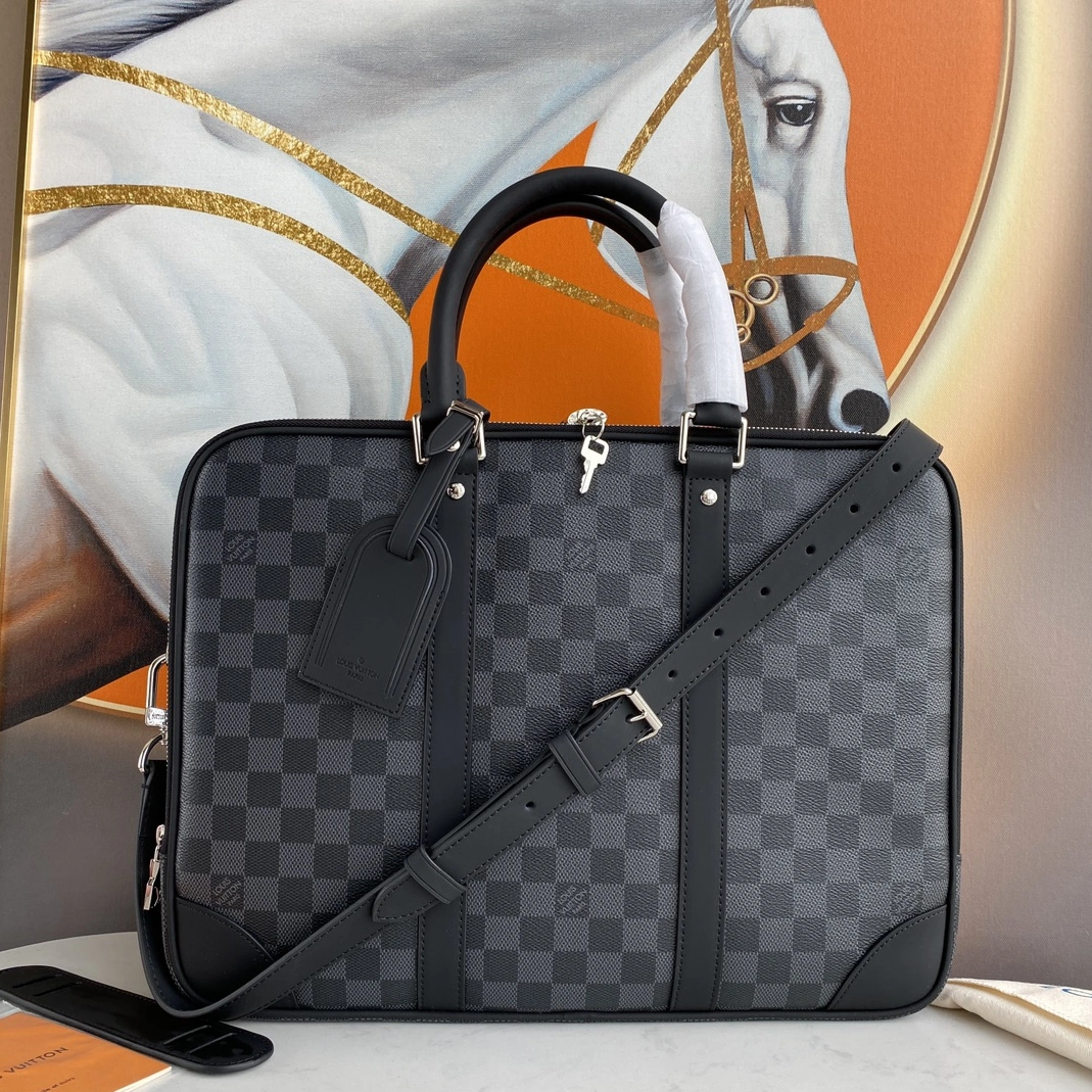 Louis Vuitton AAA Man Handbags EyeCatching 930