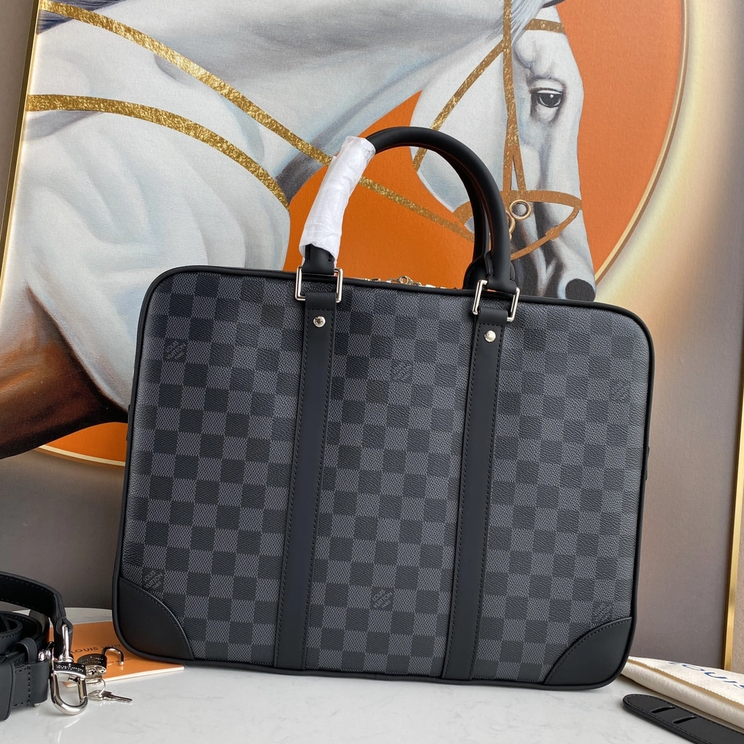 Louis Vuitton AAA Man Handbags EyeCatching 930