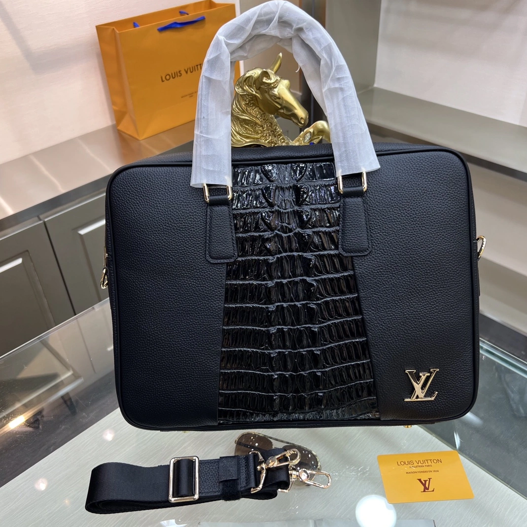 Louis Vuitton AAA Man Handbags Fashionable 259