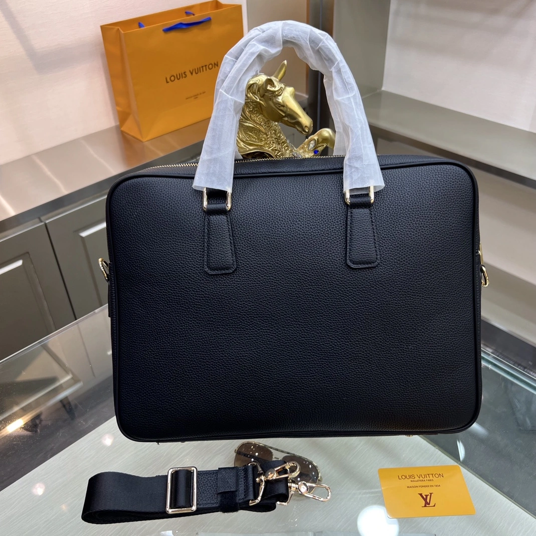 Louis Vuitton AAA Man Handbags Fashionable 259