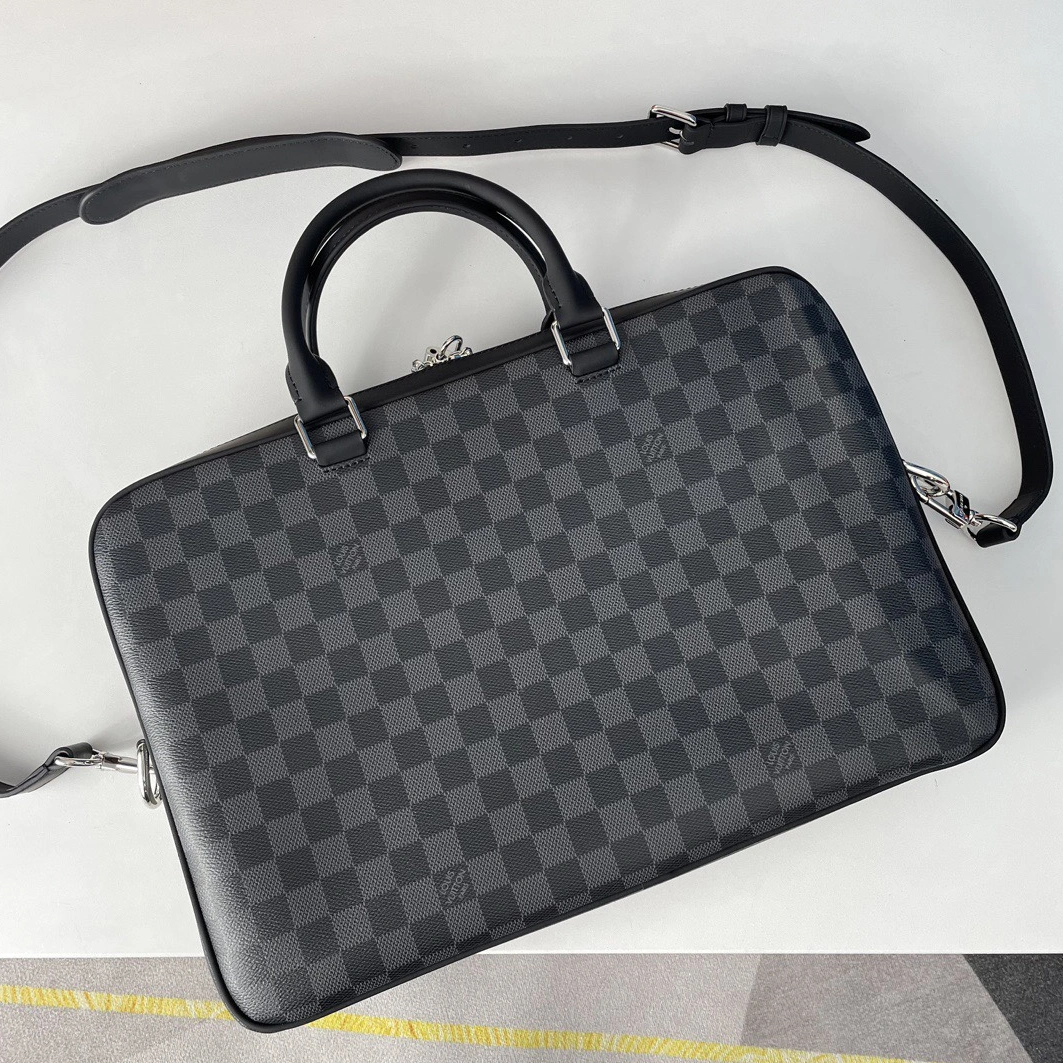 Louis Vuitton AAA Man Handbags Functional 7731