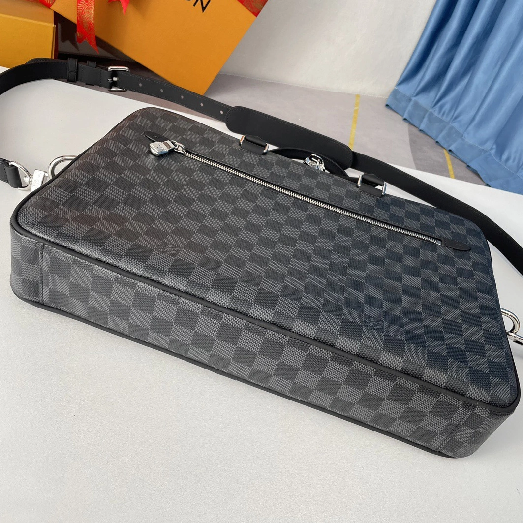 Louis Vuitton AAA Man Handbags Functional 7731