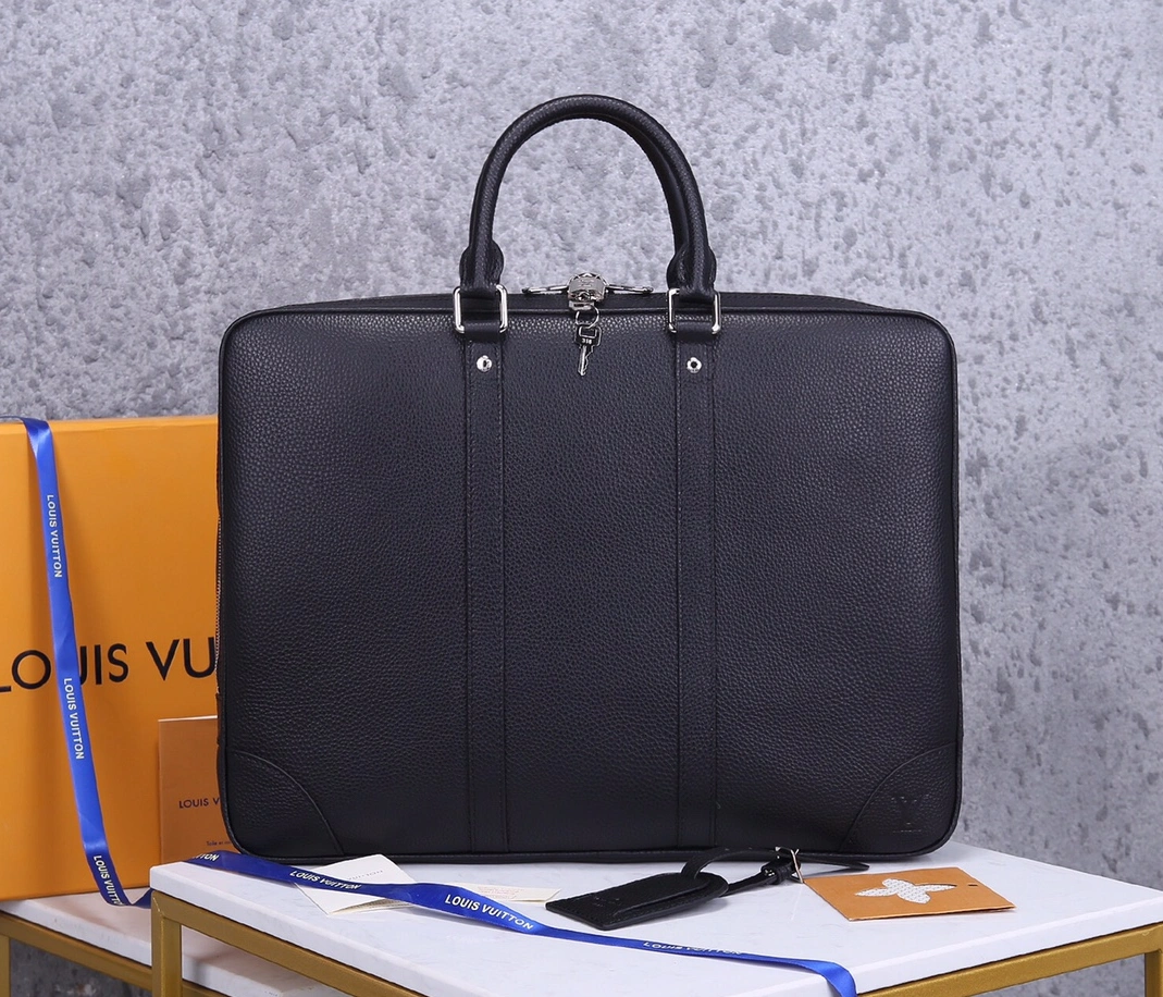Louis Vuitton AAA Man Handbags GoAnywhere 572