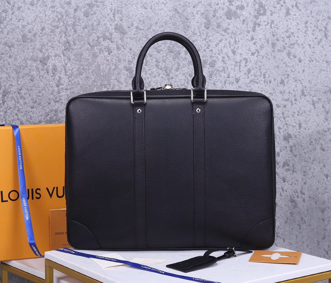 Louis Vuitton AAA Man Handbags GoAnywhere 572