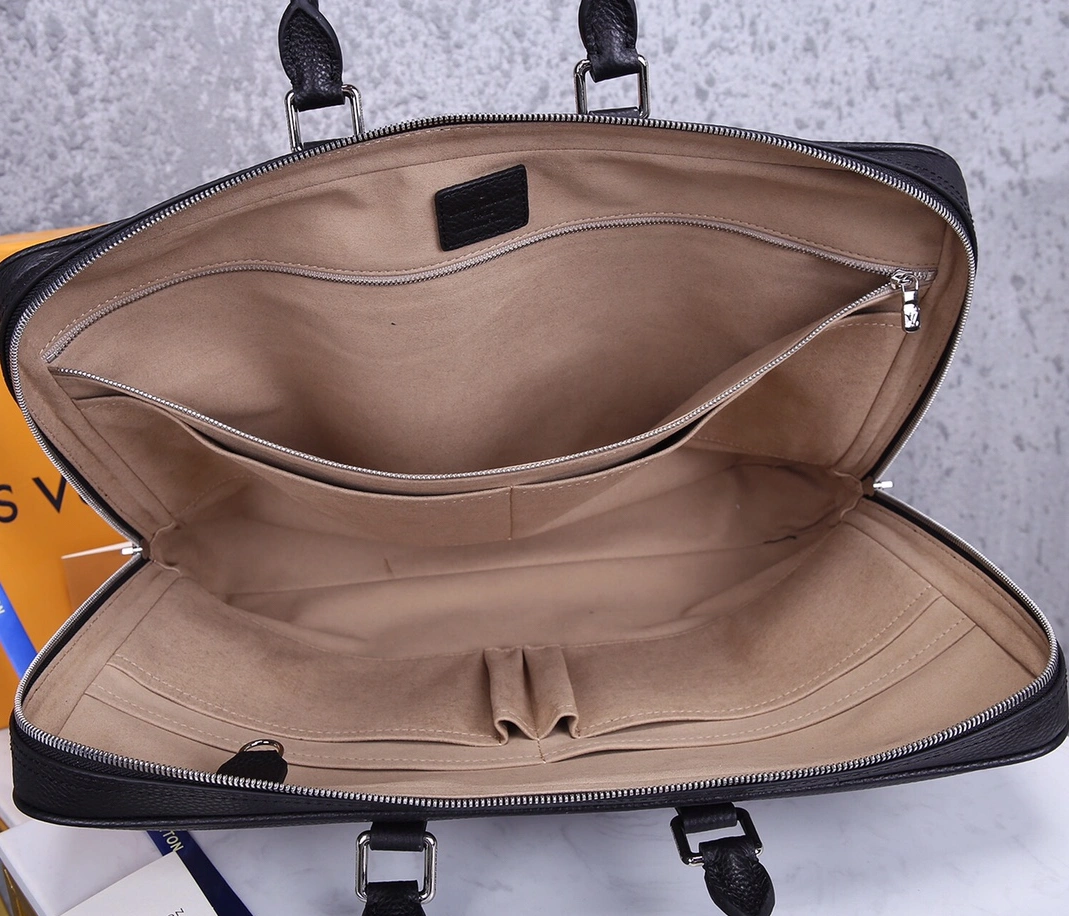 Louis Vuitton AAA Man Handbags GoAnywhere 572