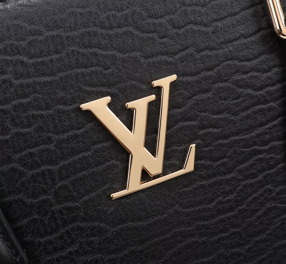 Louis Vuitton AAA Man Handbags GoAnywhere 8446