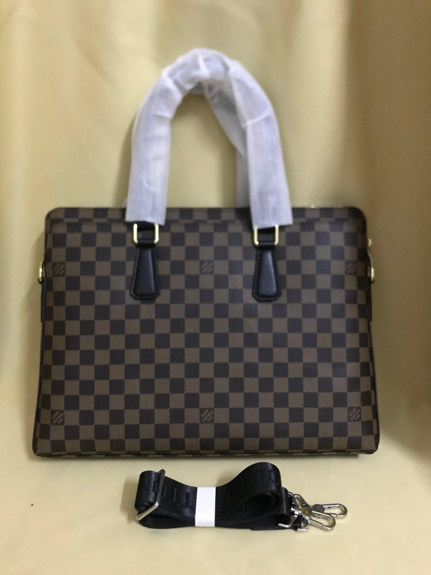 Louis Vuitton AAA Man Handbags GoodFit 4058