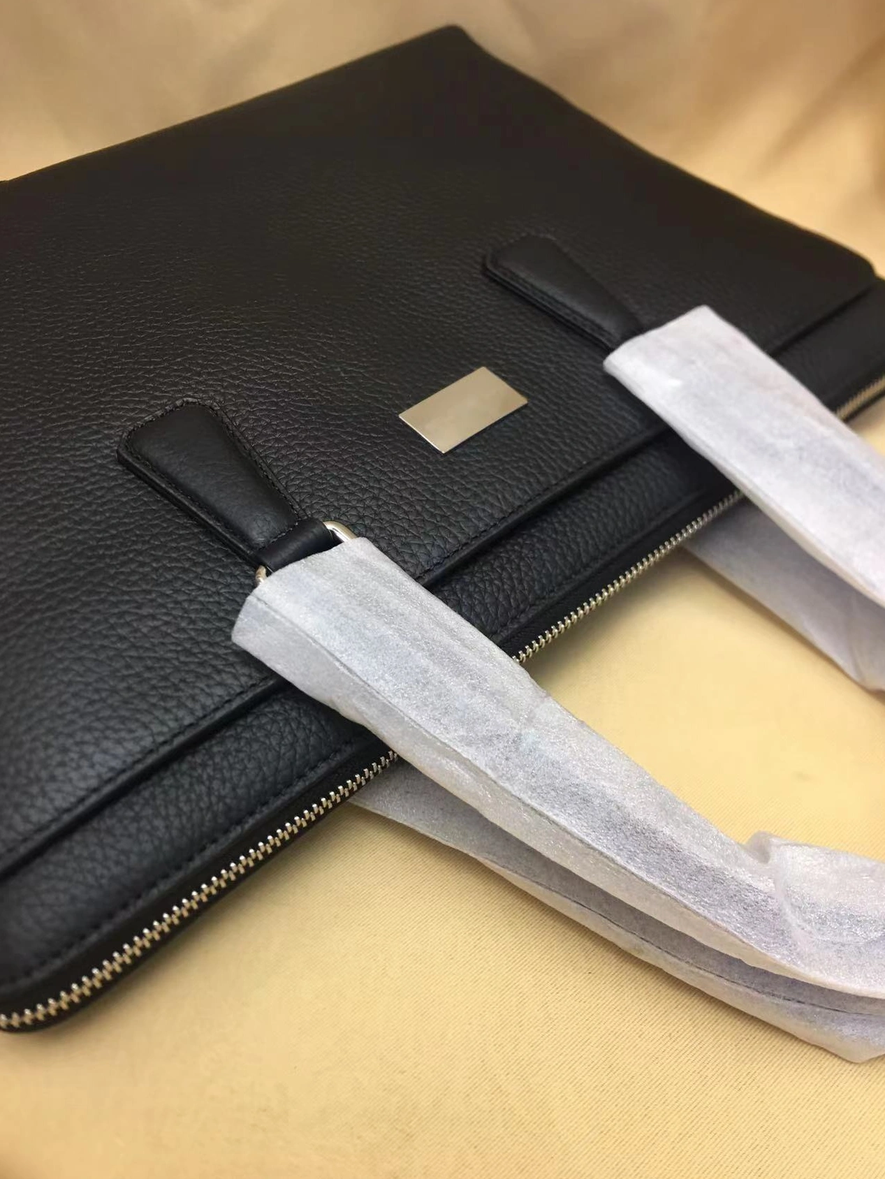 Louis Vuitton AAA Man Handbags ModernLook 2935