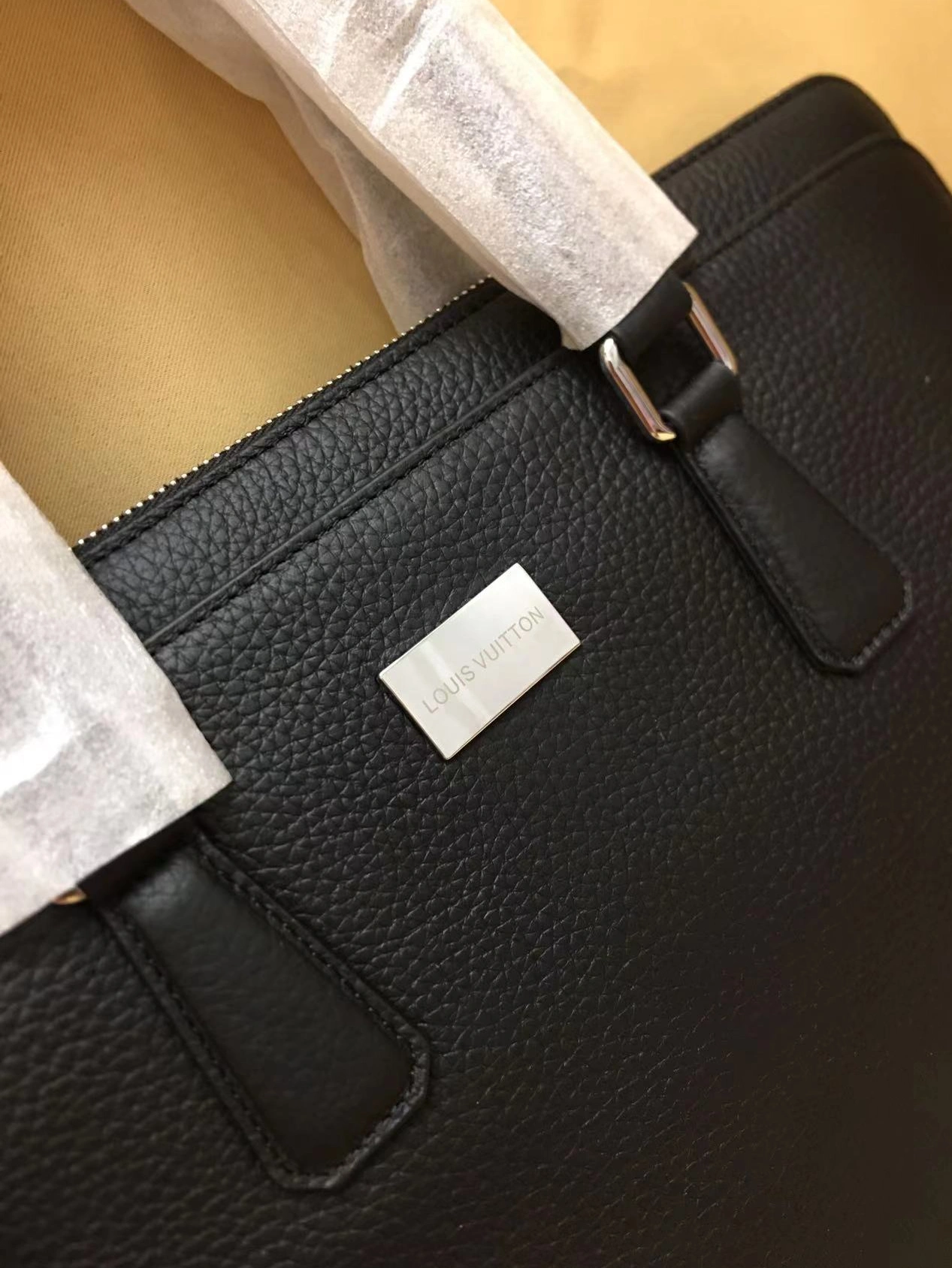 Louis Vuitton AAA Man Handbags ModernLook 2935
