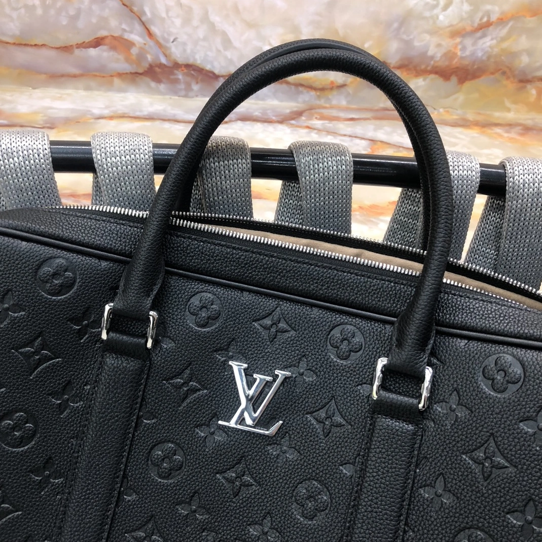 Louis Vuitton AAA Man Handbags ModernLook 3852