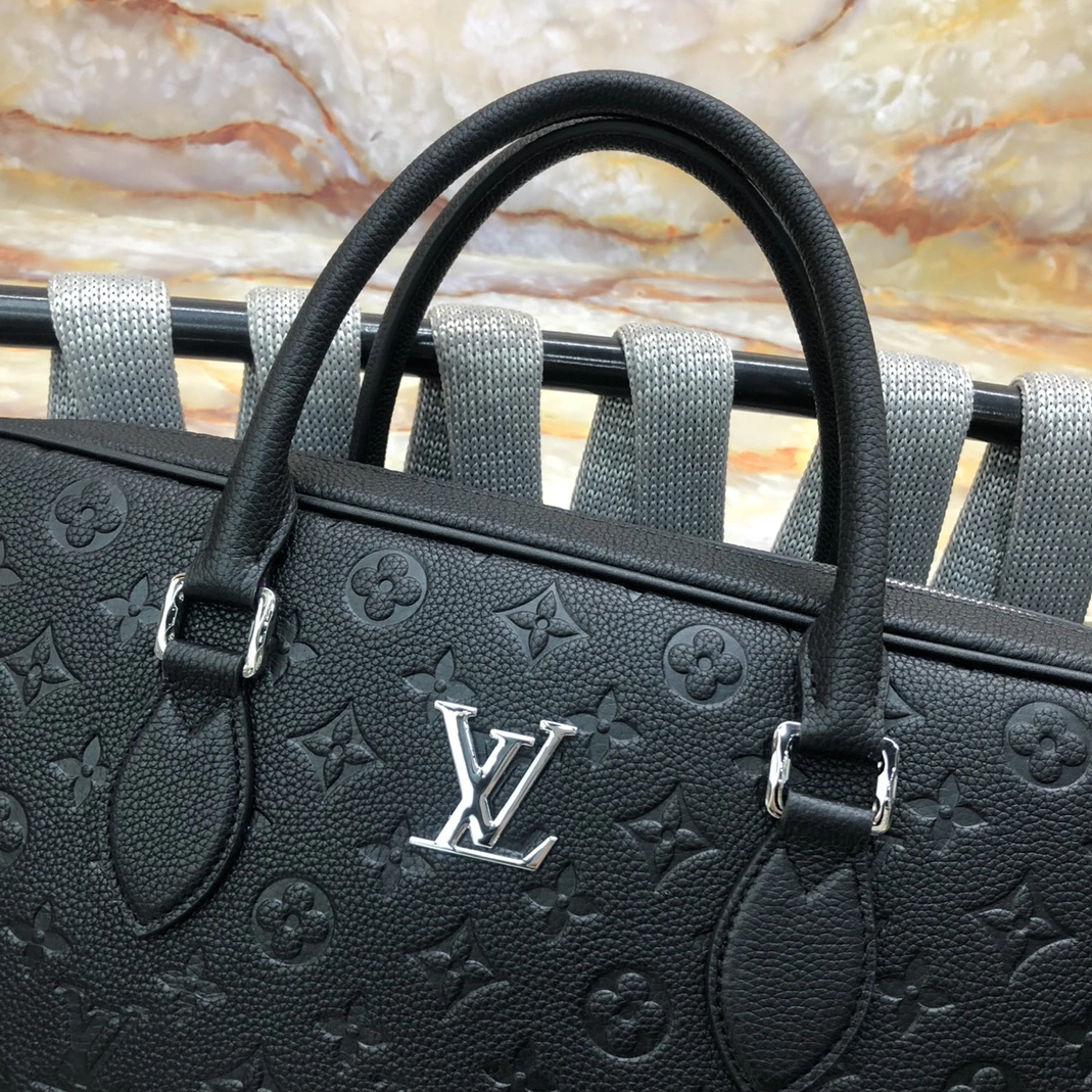 Louis Vuitton AAA Man Handbags ModernLook 5367