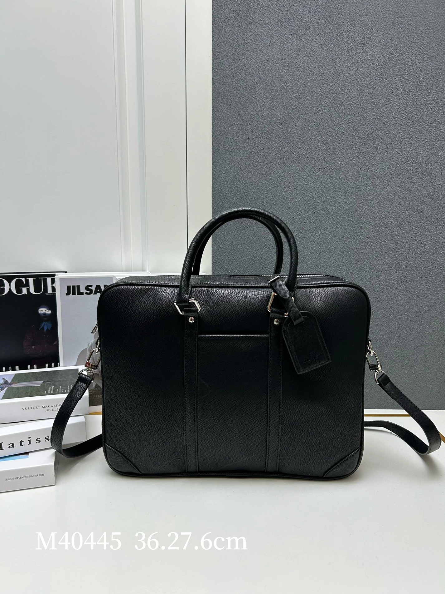Louis Vuitton AAA Man Handbags ModernLook 592