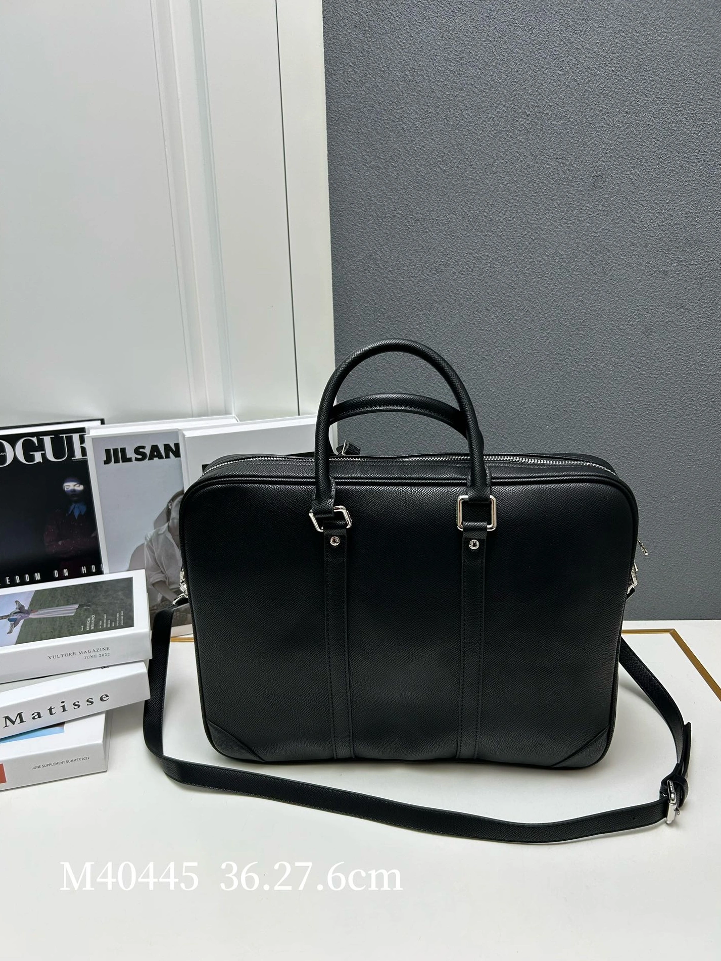 Louis Vuitton AAA Man Handbags ModernLook 592