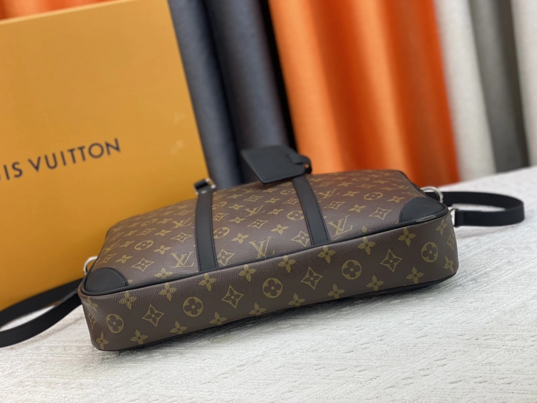 Louis Vuitton AAA Man Handbags NewStyle 2733