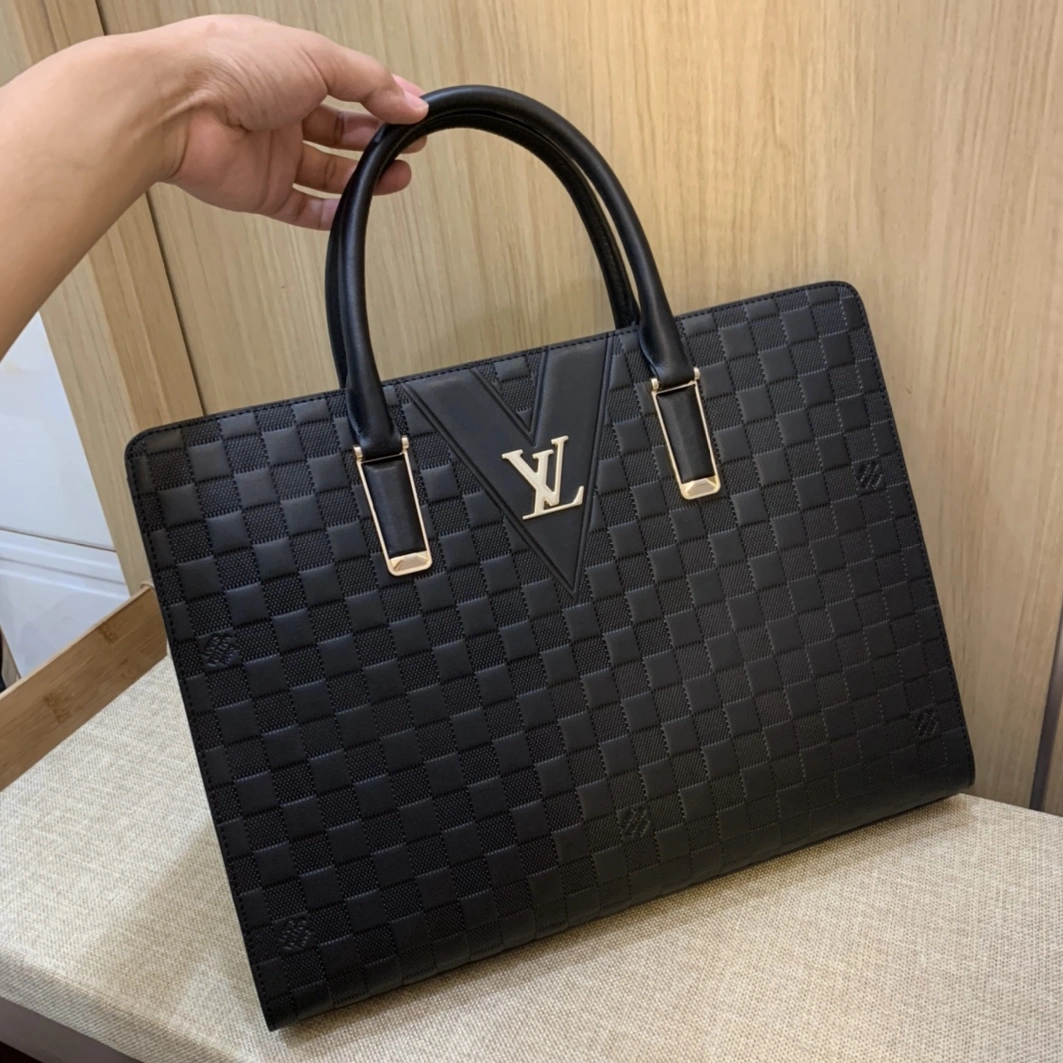 Louis Vuitton AAA Man Handbags Popular 3682