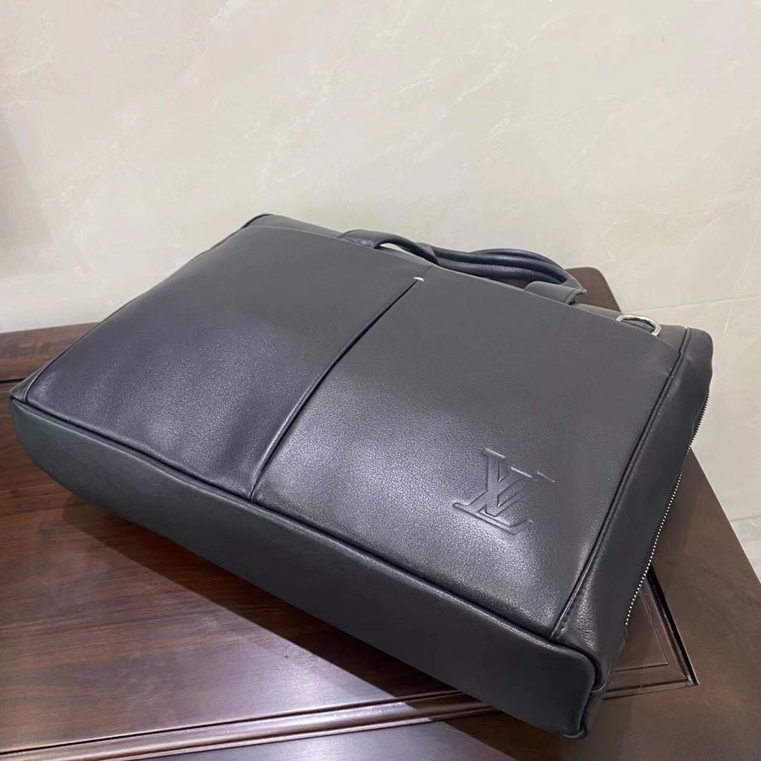 Louis Vuitton AAA Man Handbags Practical 1496