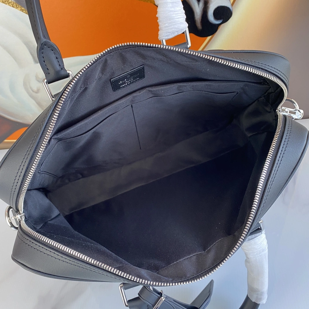 Louis Vuitton AAA Man Handbags Refined 3357