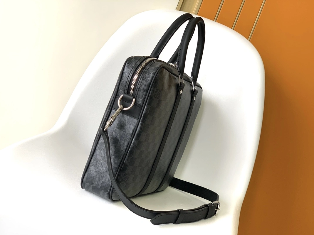Louis Vuitton AAA Man Handbags Reliable 8614