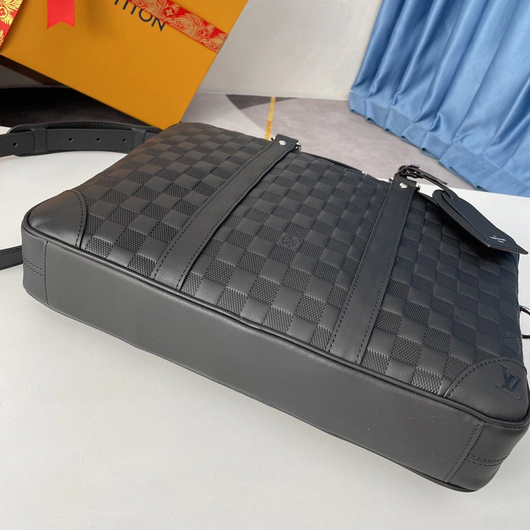 Louis Vuitton AAA Man Handbags Sleek 969