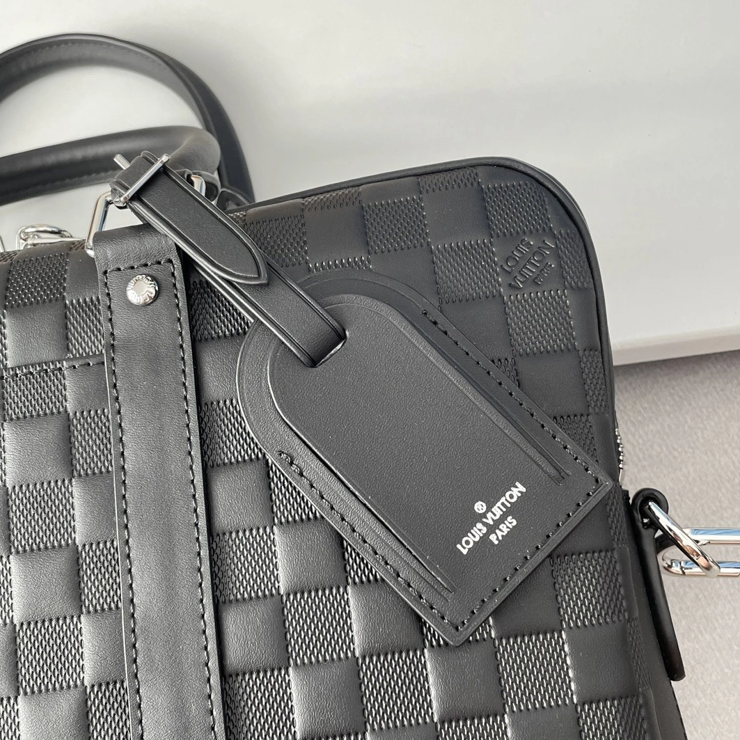 Louis Vuitton AAA Man Handbags Sleek 969
