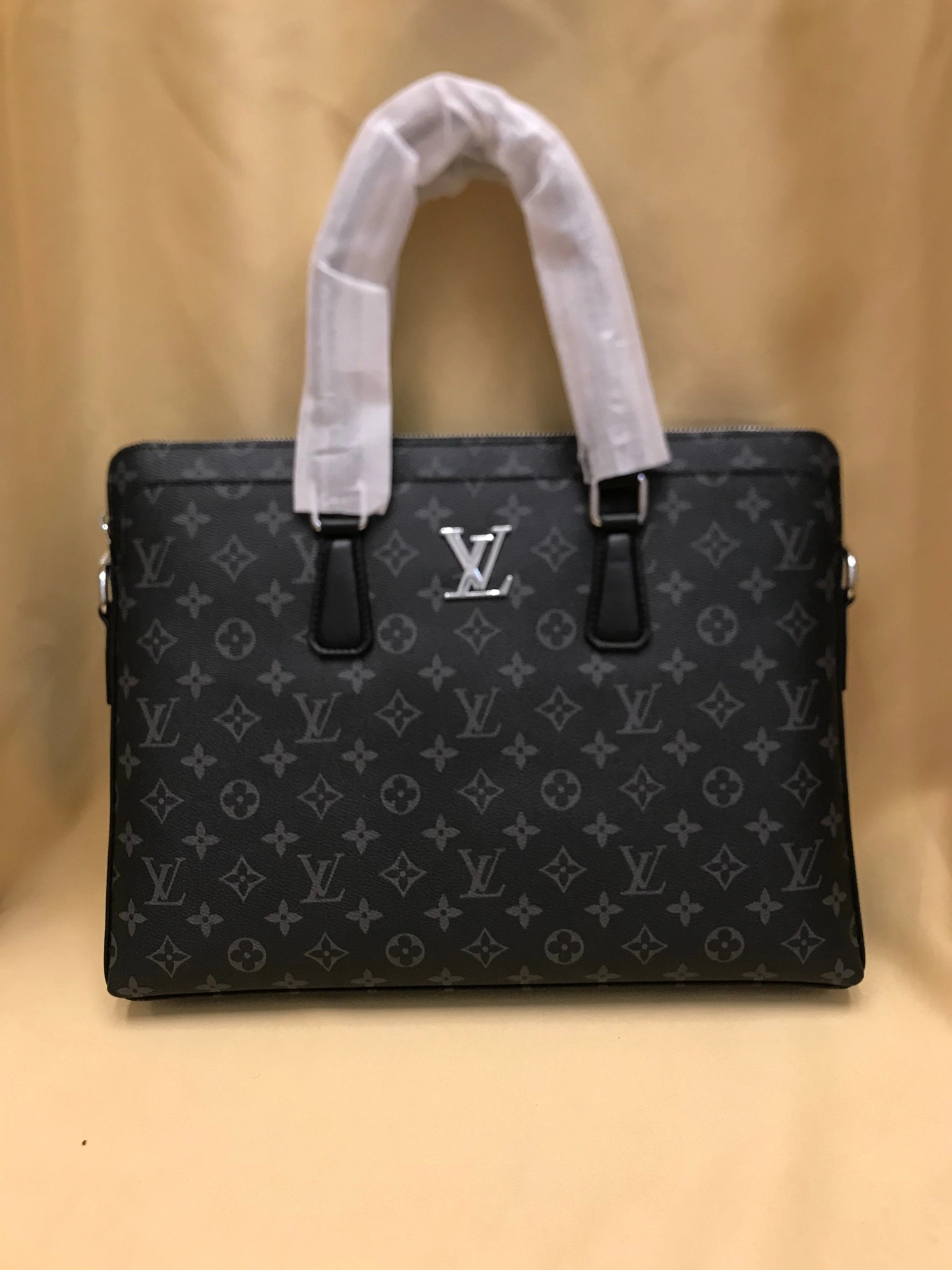 Louis Vuitton AAA Man Handbags SmartChoice 292