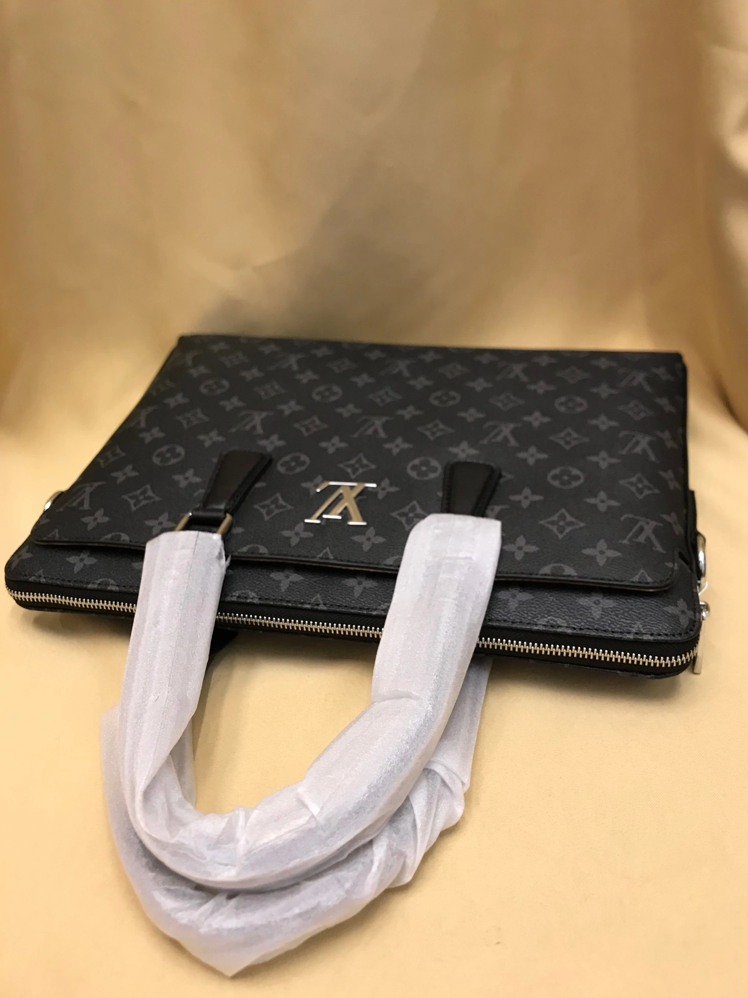 Louis Vuitton AAA Man Handbags SmartChoice 292