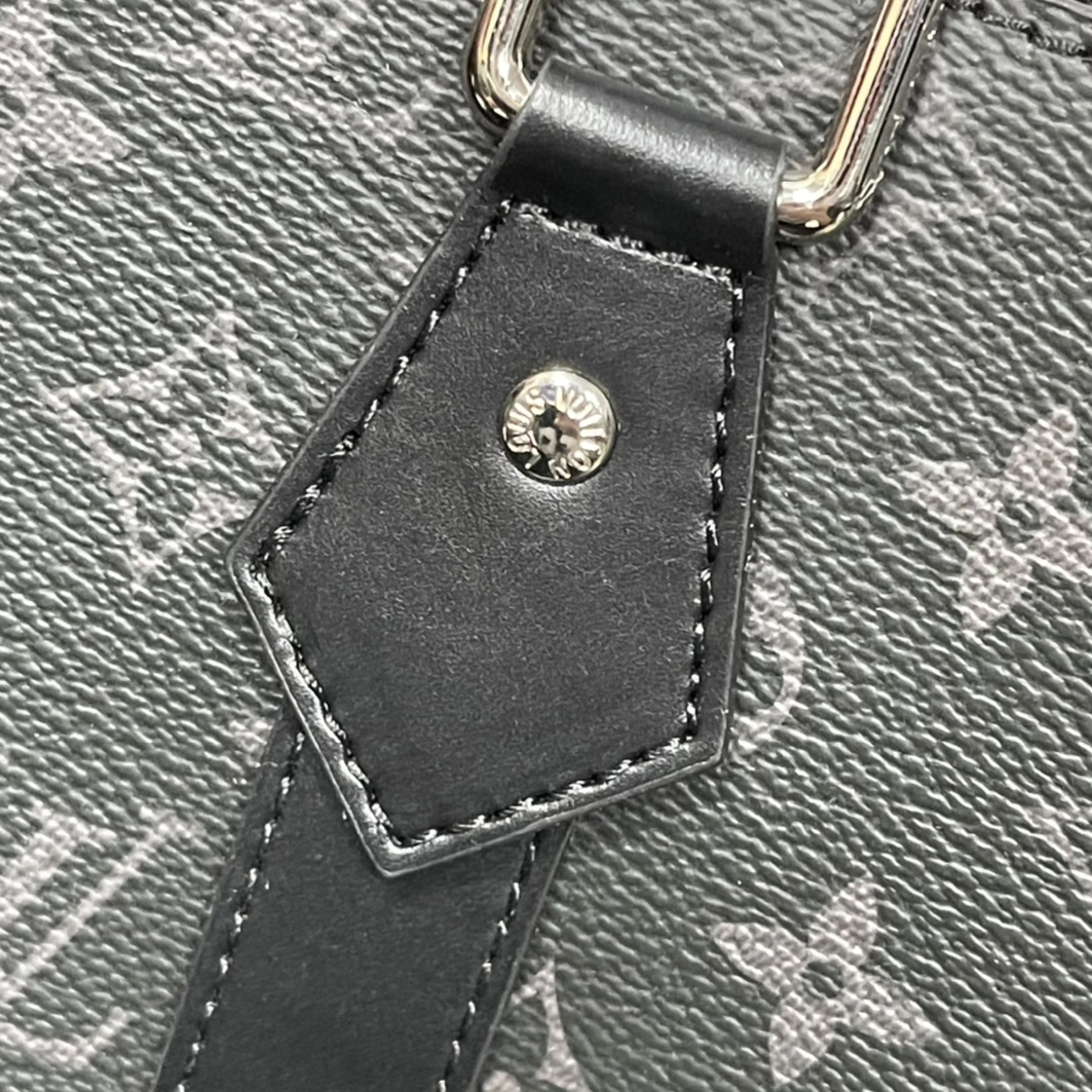 Louis Vuitton AAA Man Handbags SportInspired 2427