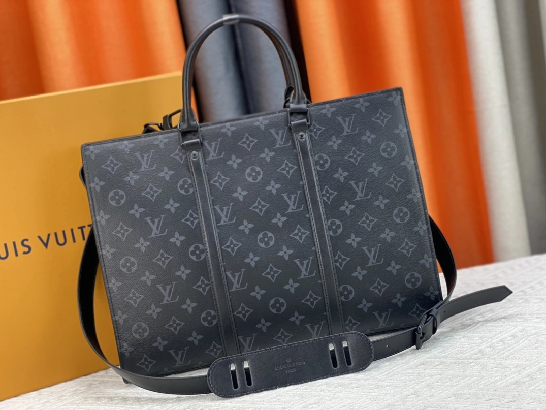 Louis Vuitton AAA Man Handbags SportInspired 8963