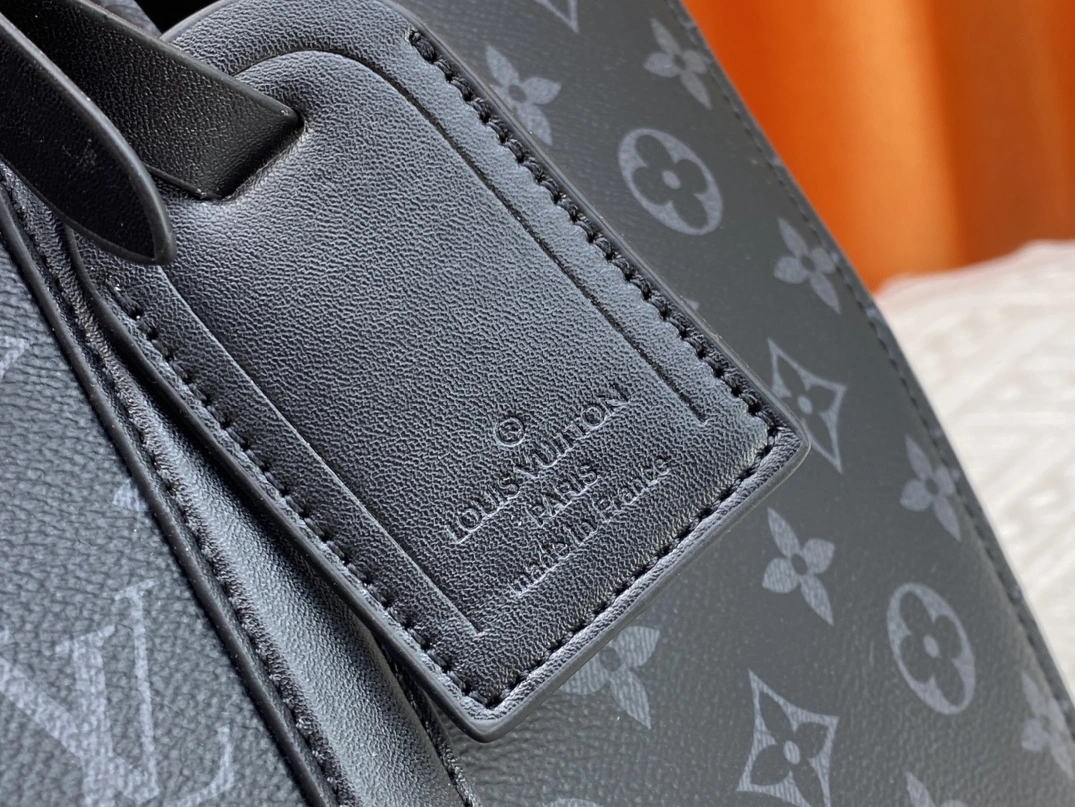 Louis Vuitton AAA Man Handbags SportInspired 8963