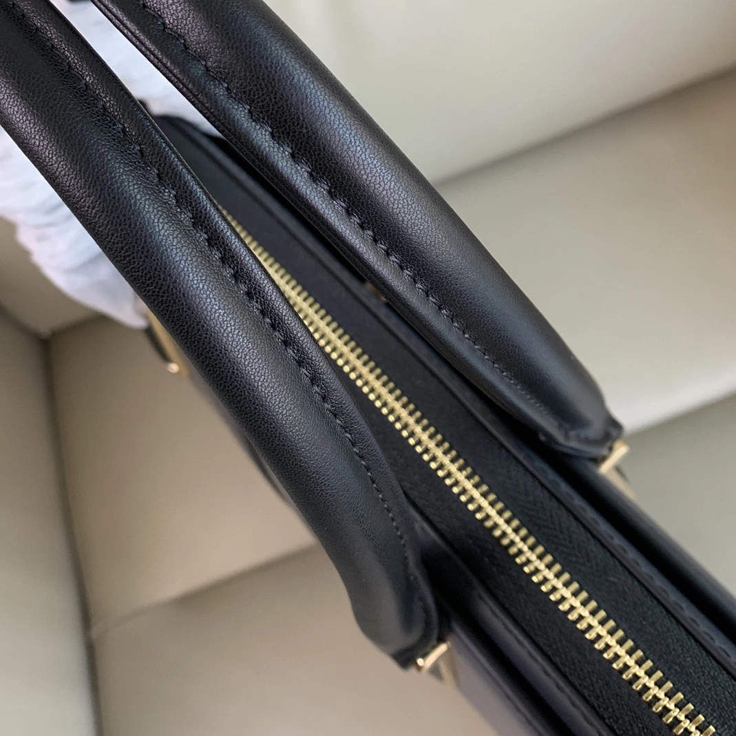 Louis Vuitton AAA Man Handbags TopPick 4470