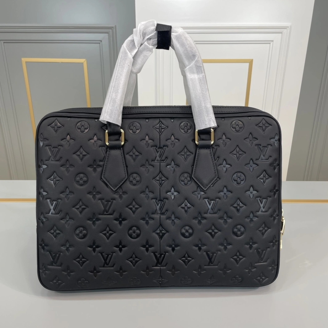 Louis Vuitton AAA Man Handbags Trendy 1595