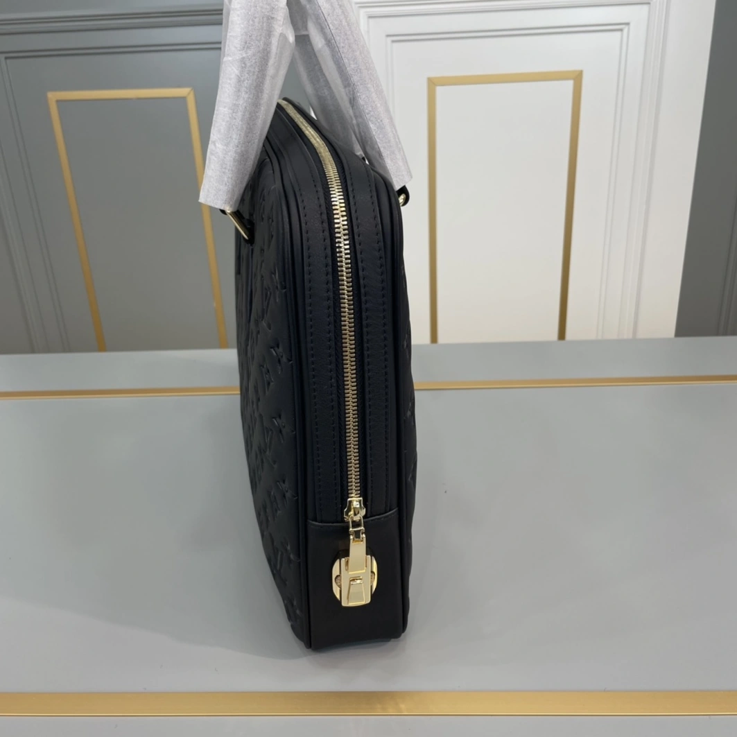 Louis Vuitton AAA Man Handbags Trendy 1595
