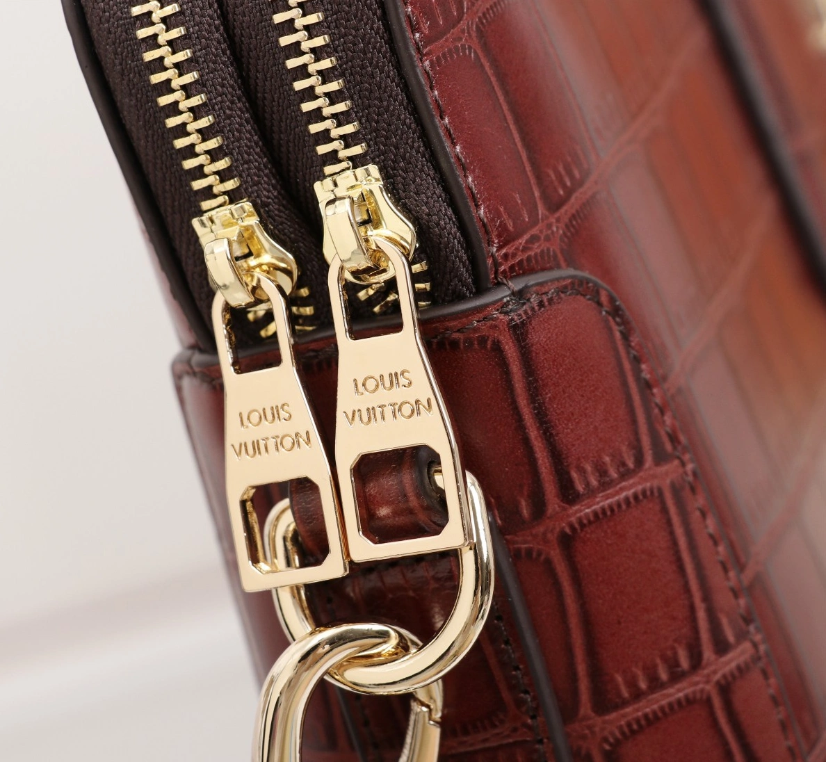 Louis Vuitton AAA Man Handbags Trendy 2256