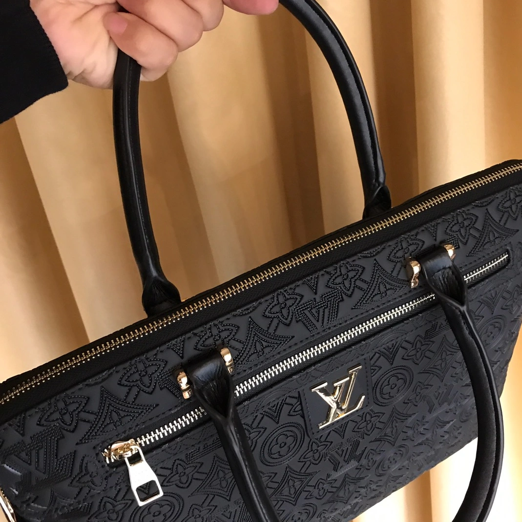 Louis Vuitton AAA Man Handbags Versatile 234