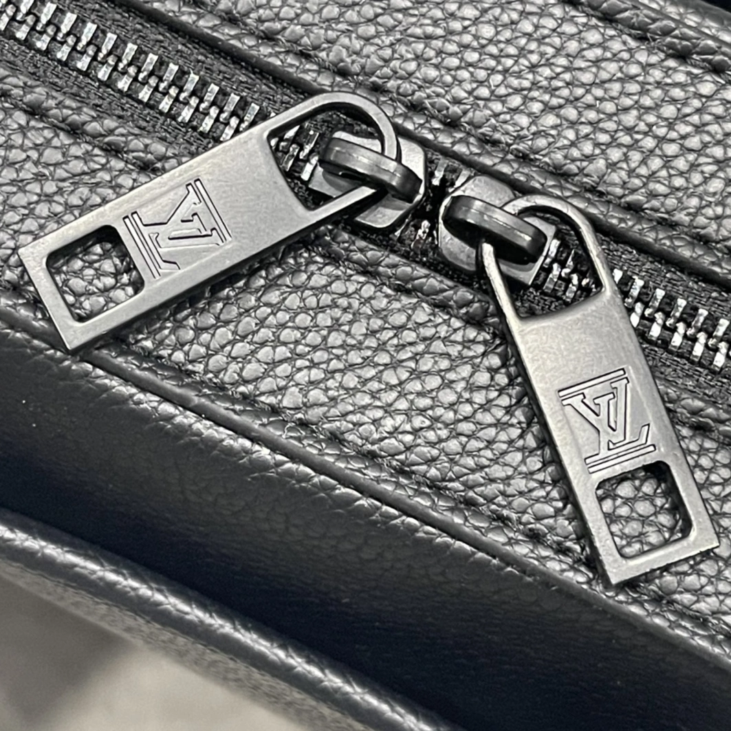 Louis Vuitton AAA Man Handbags Vibrant 9449