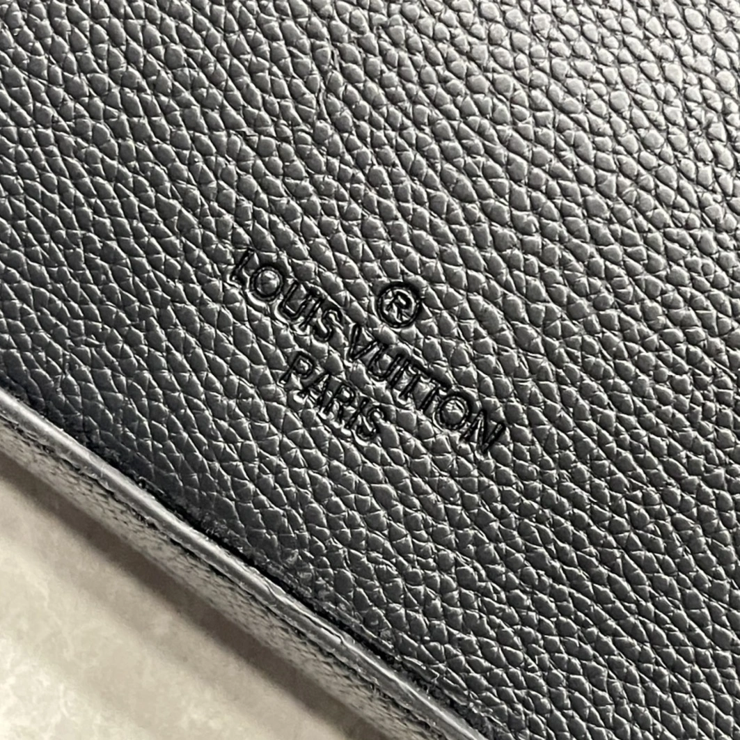 Louis Vuitton AAA Man Handbags Vibrant 9449