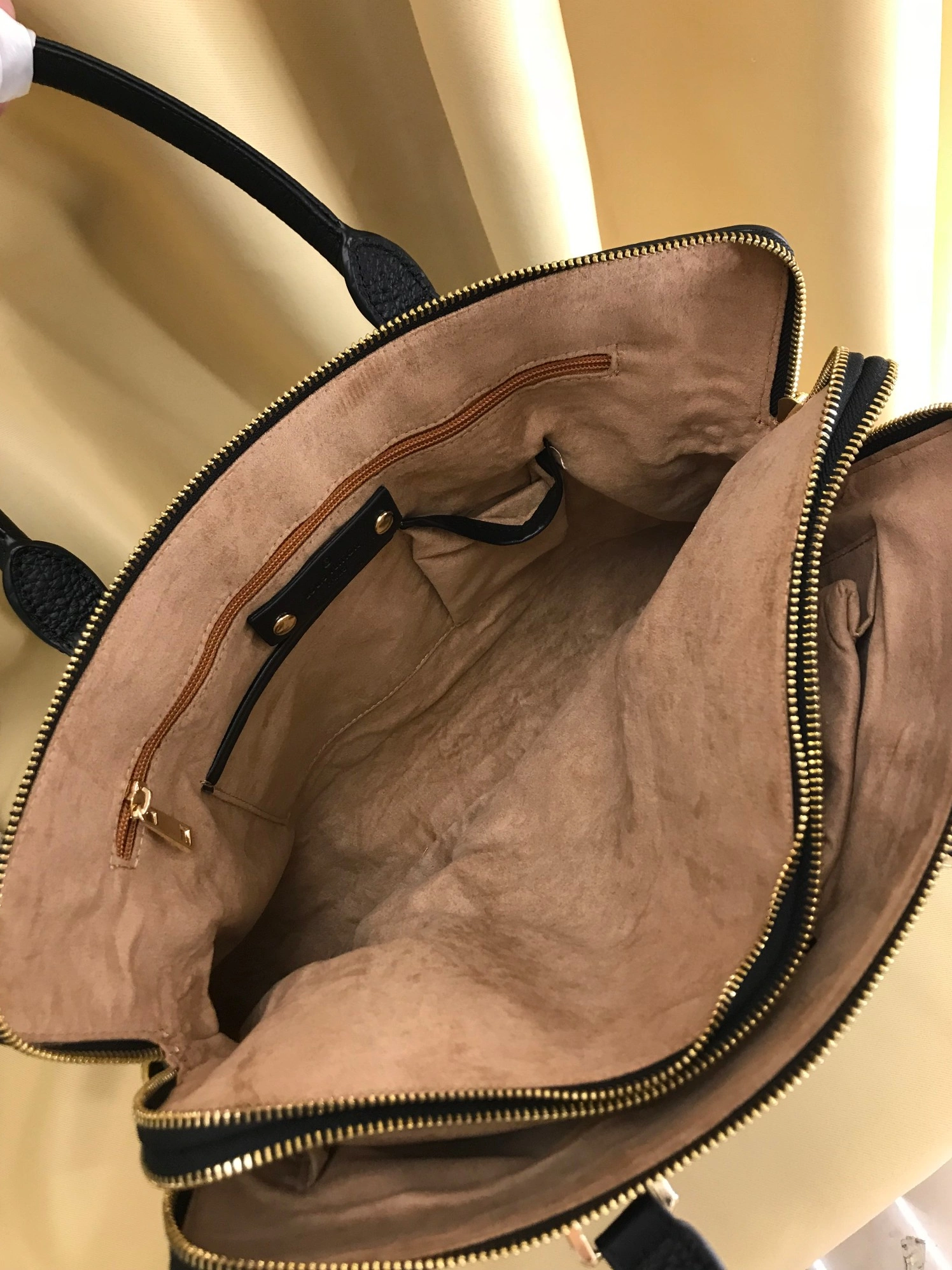 Louis Vuitton AAA Man Handbags WellDesigned 2426
