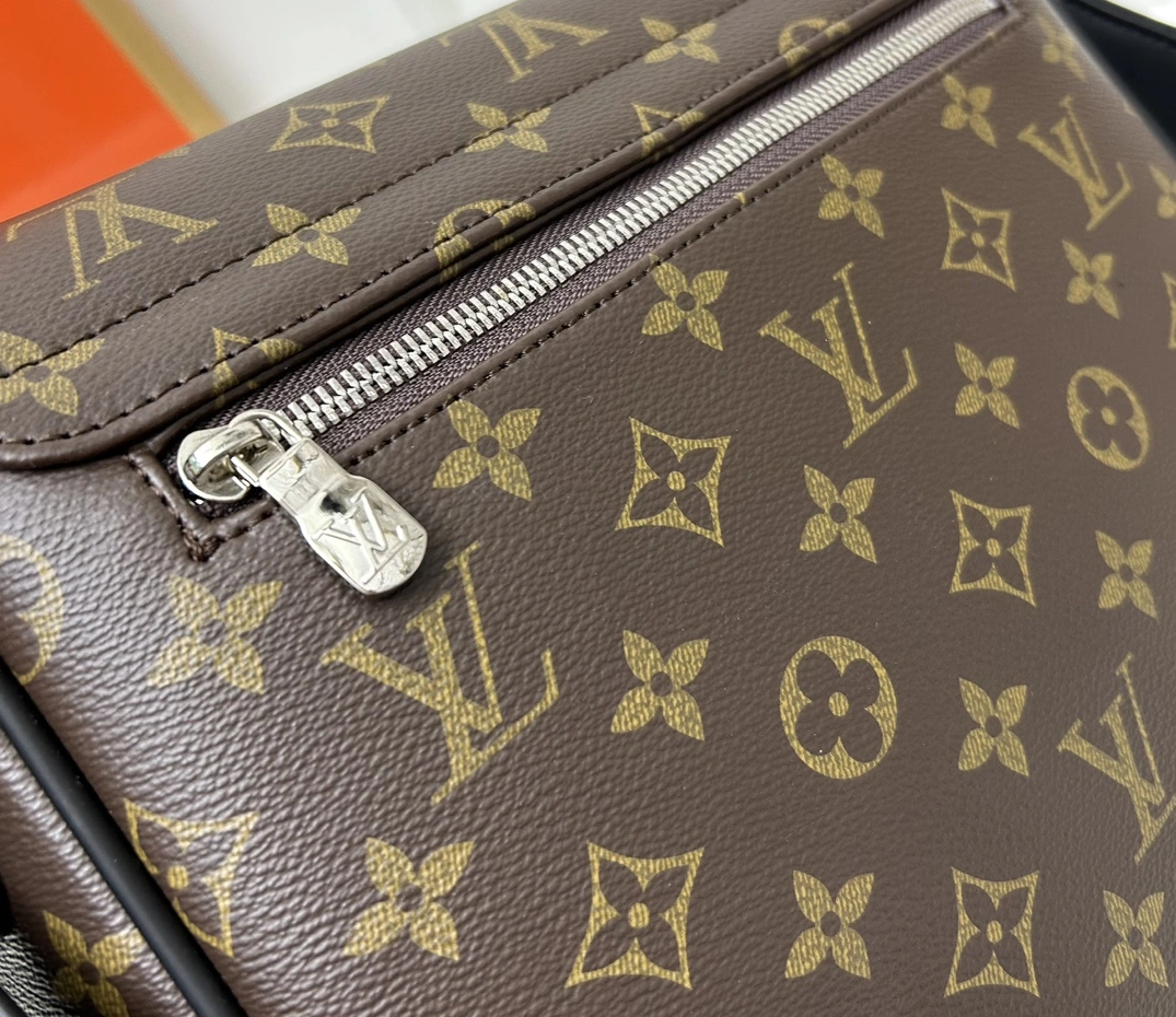 Louis Vuitton AAA Man Messenger Bags Affordable 1795