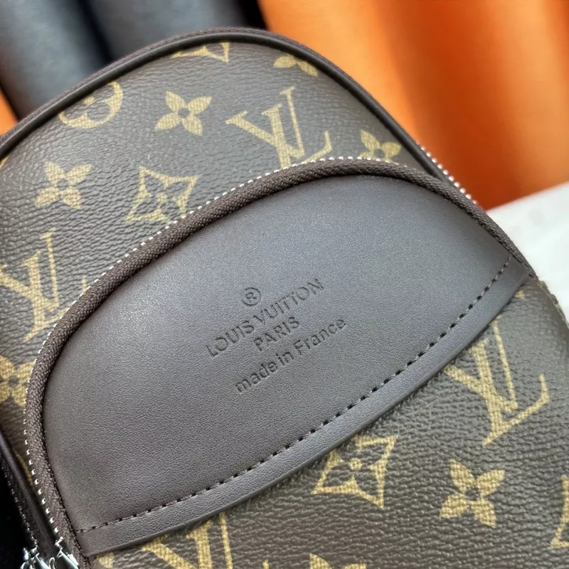Louis Vuitton AAA Man Messenger Bags Affordable 9988