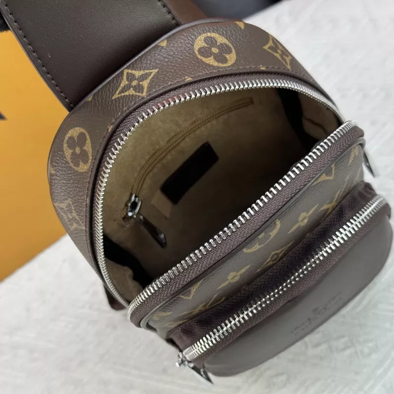 Louis Vuitton AAA Man Messenger Bags Affordable 9988