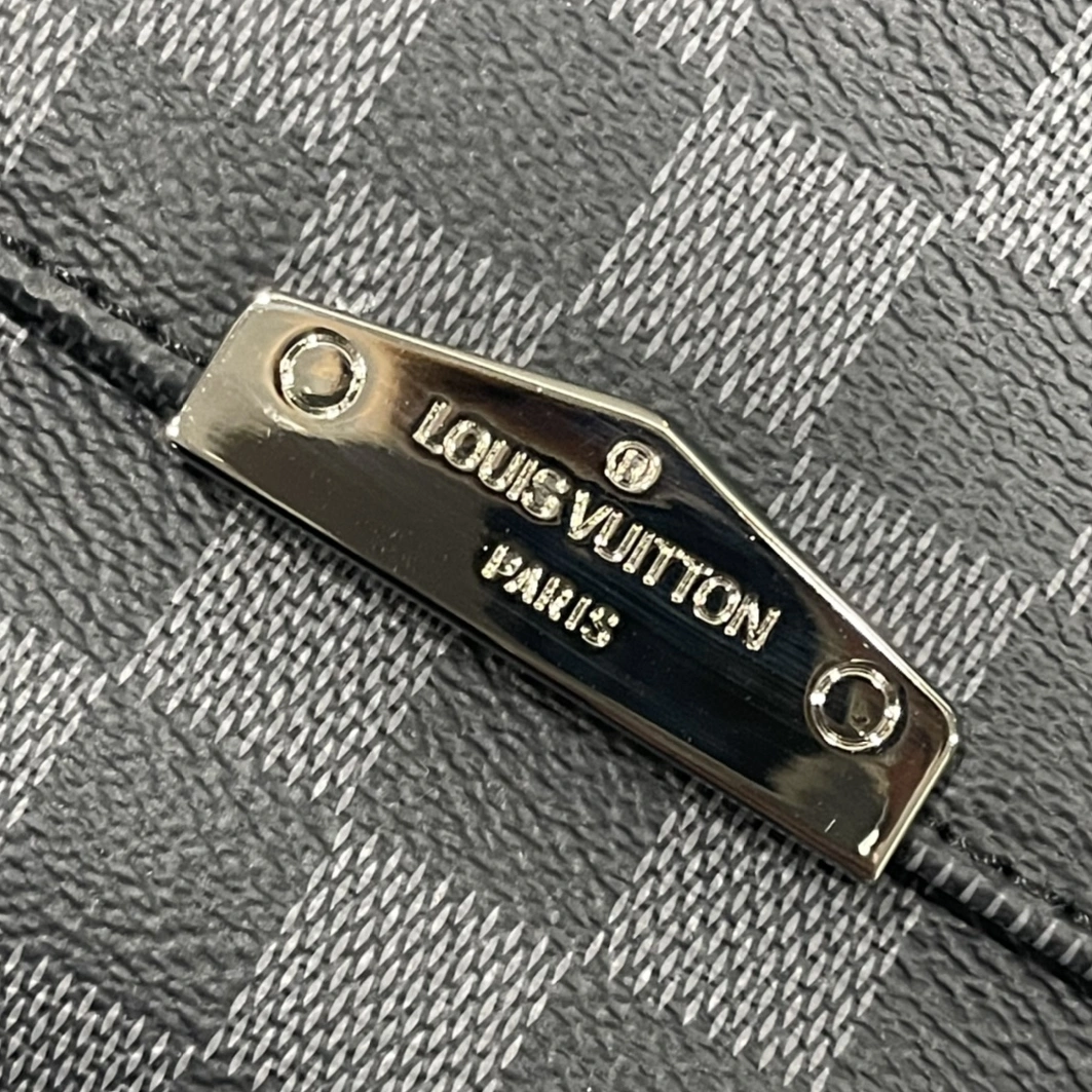 Louis Vuitton AAA Man Messenger Bags Breathable 2751