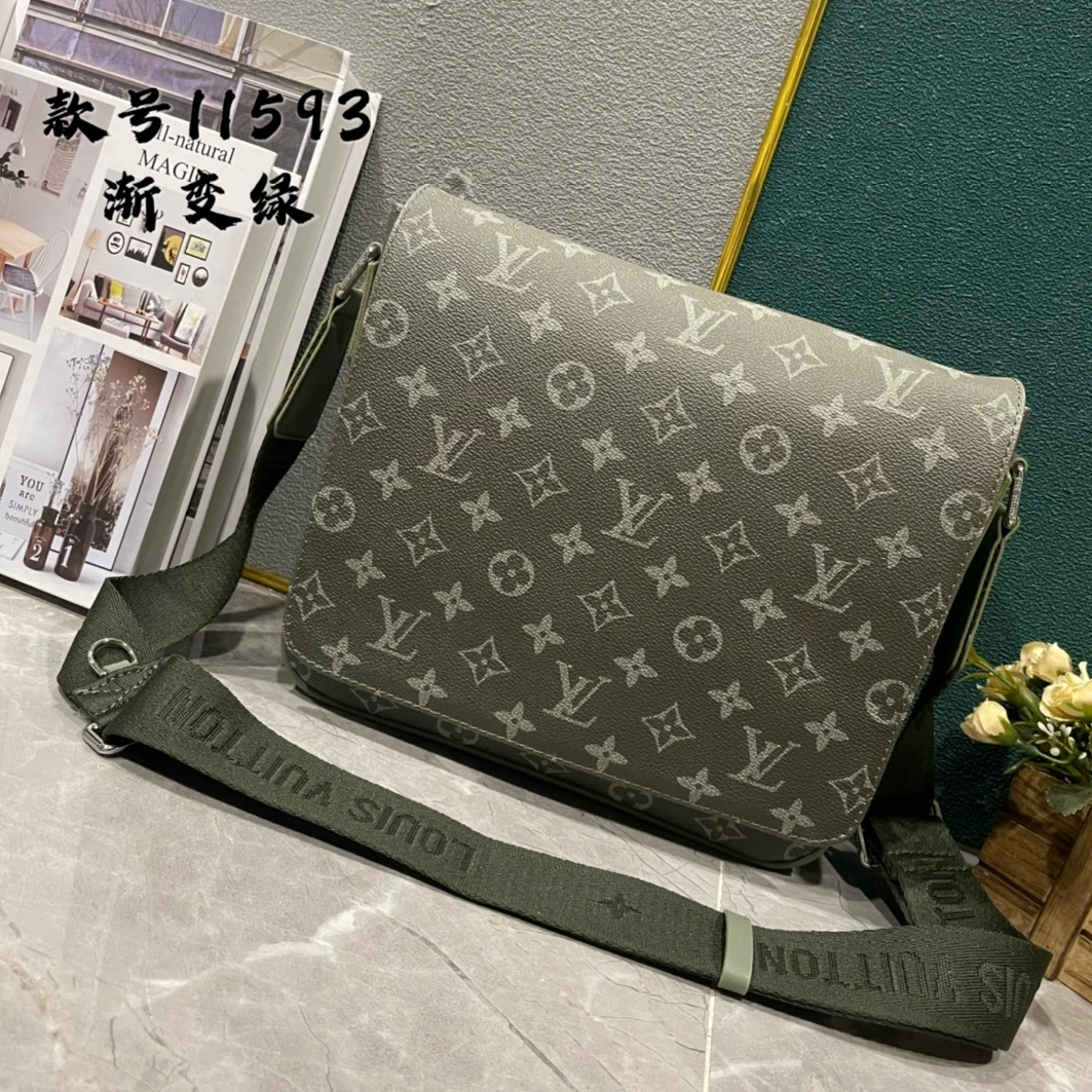 Louis Vuitton AAA Man Messenger Bags Breathable 5142