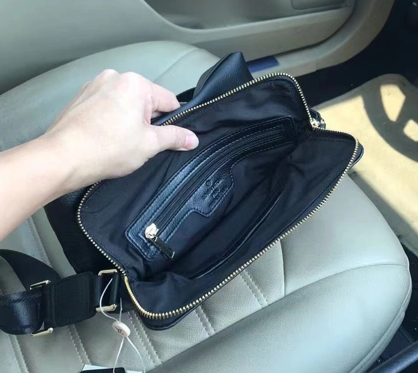 Louis Vuitton AAA Man Messenger Bags Breathable 8637