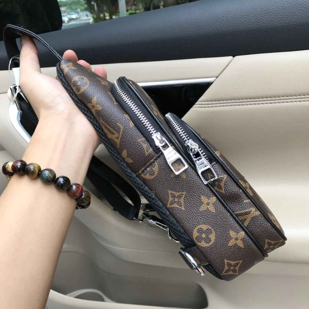 Louis Vuitton AAA Man Messenger Bags Bright 228