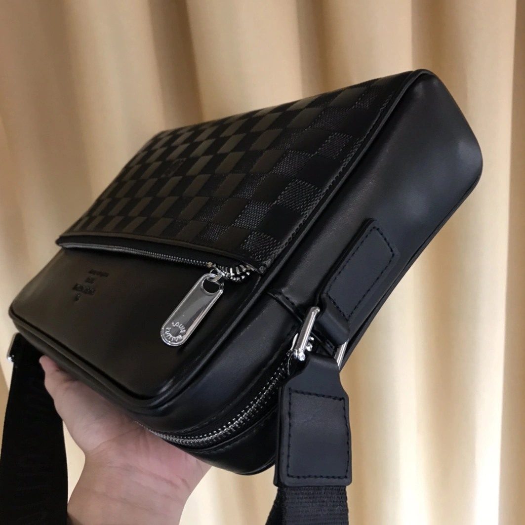 Louis Vuitton AAA Man Messenger Bags Bright 6368