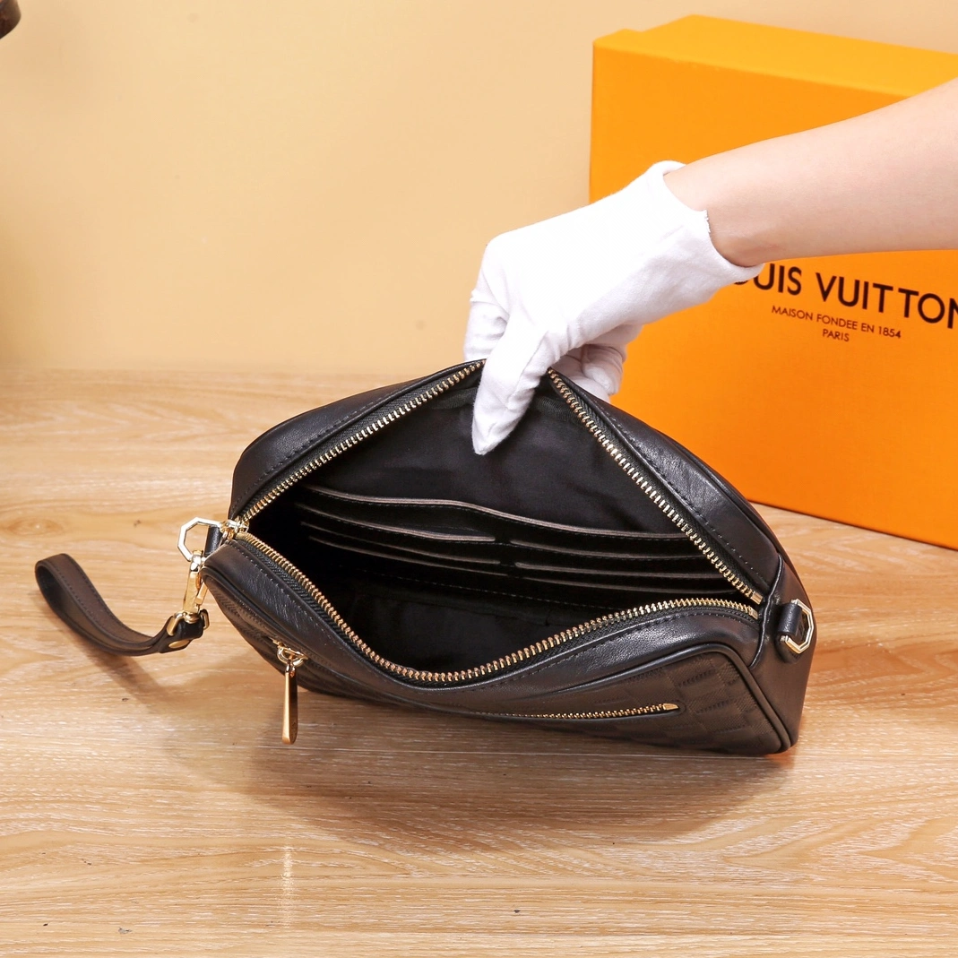 Louis Vuitton AAA Man Messenger Bags Classic 1655